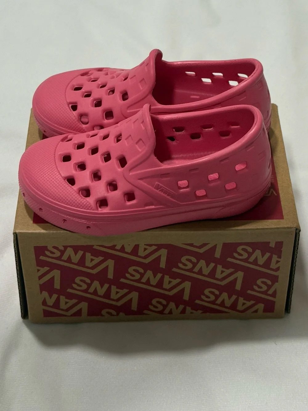 🆕 Vans Big Kids' Girls SLIP ON TREK Water Shoes